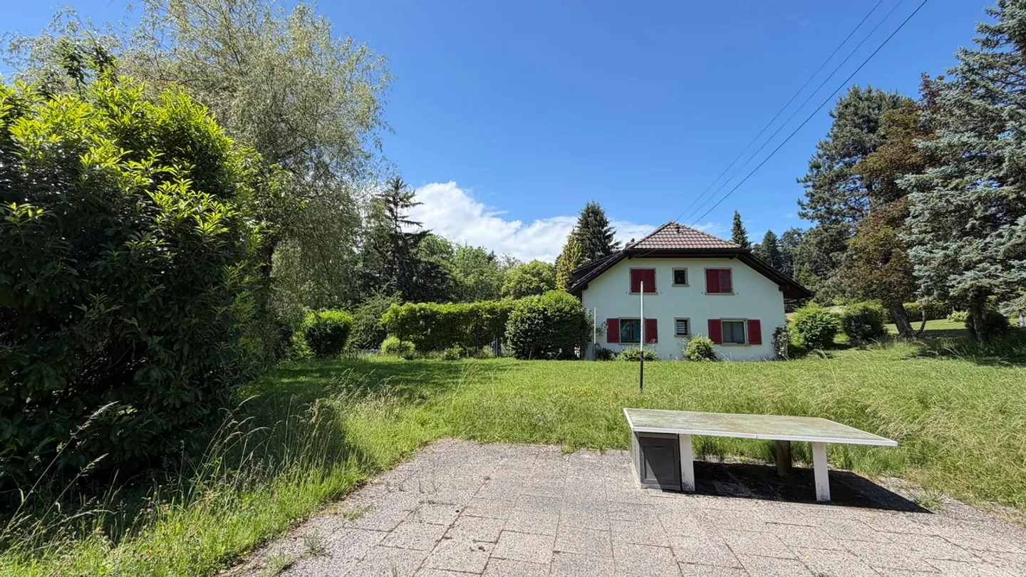 Incantevole Casa Familiare con Potenziale di Espansione - Foto 18 di 50