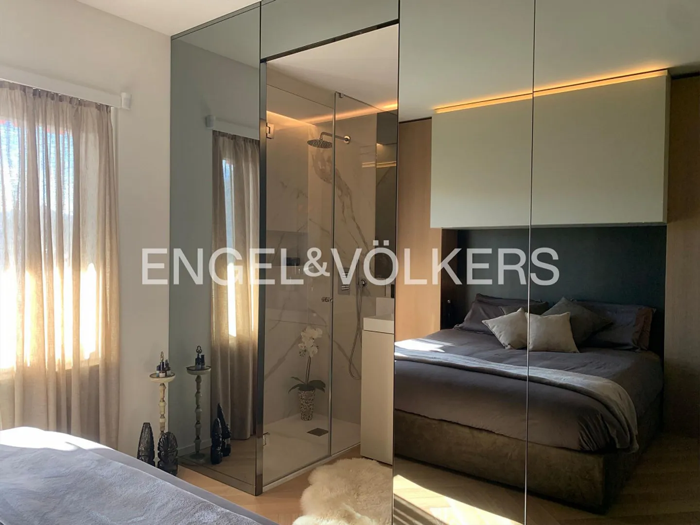 Elegant Penthouse in the City Center - Photo 6 of 10