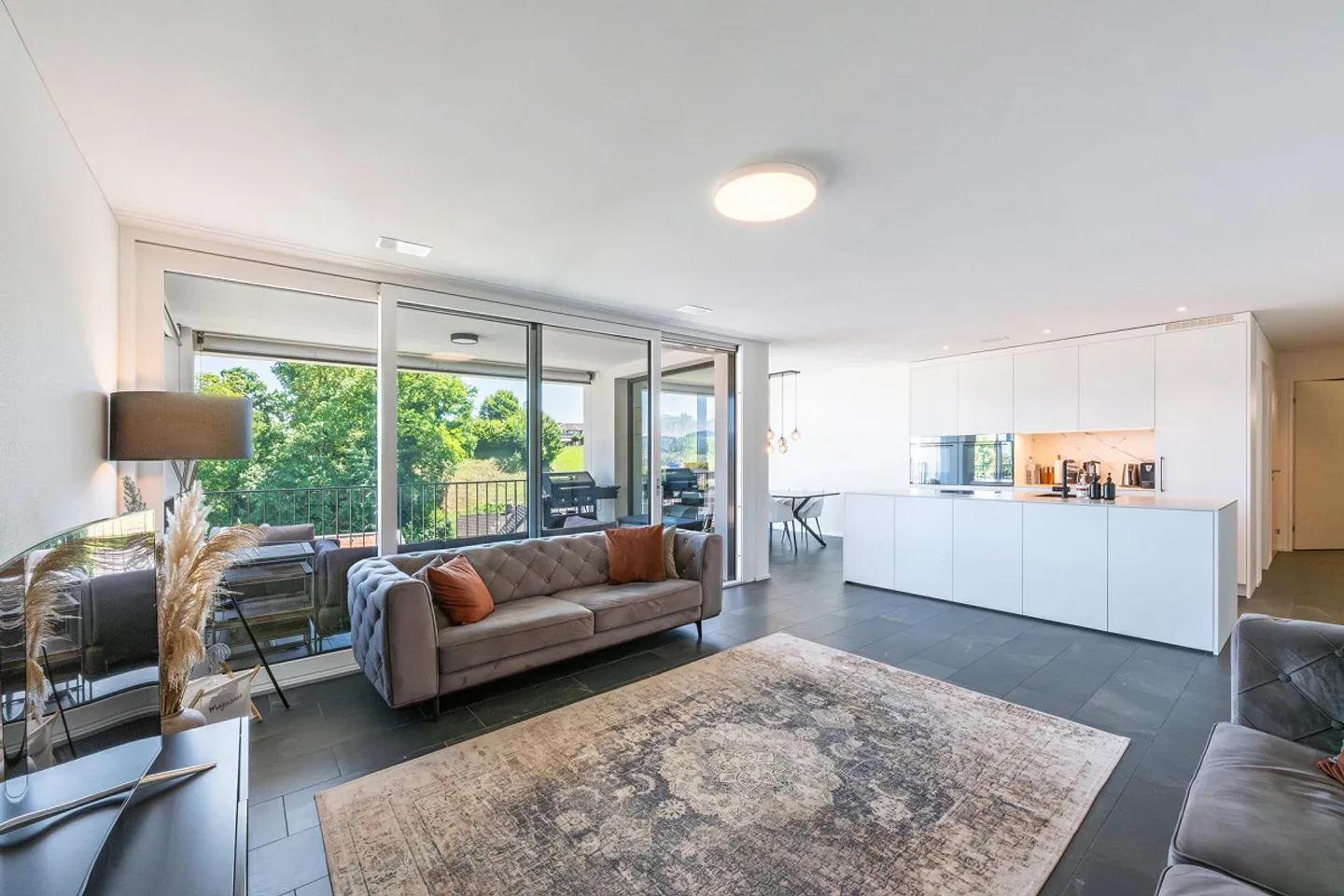 Apartment 3.5 Rooms - Photo 1 of 12