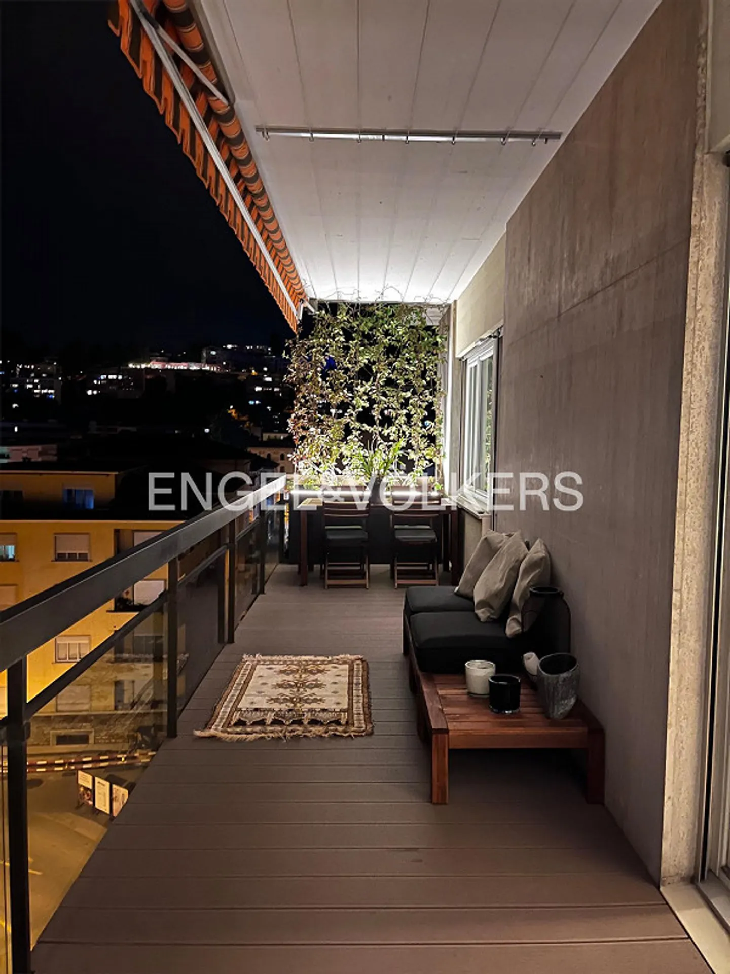 Elegant Penthouse in the City Center - Photo 10 of 10