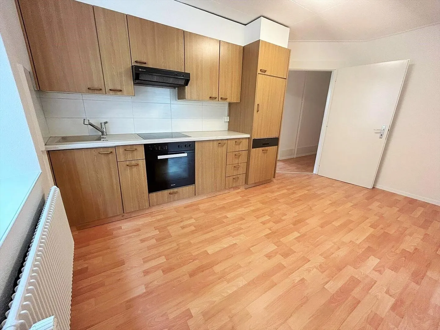 3.5 Room Apartment - Photo 1 of 12