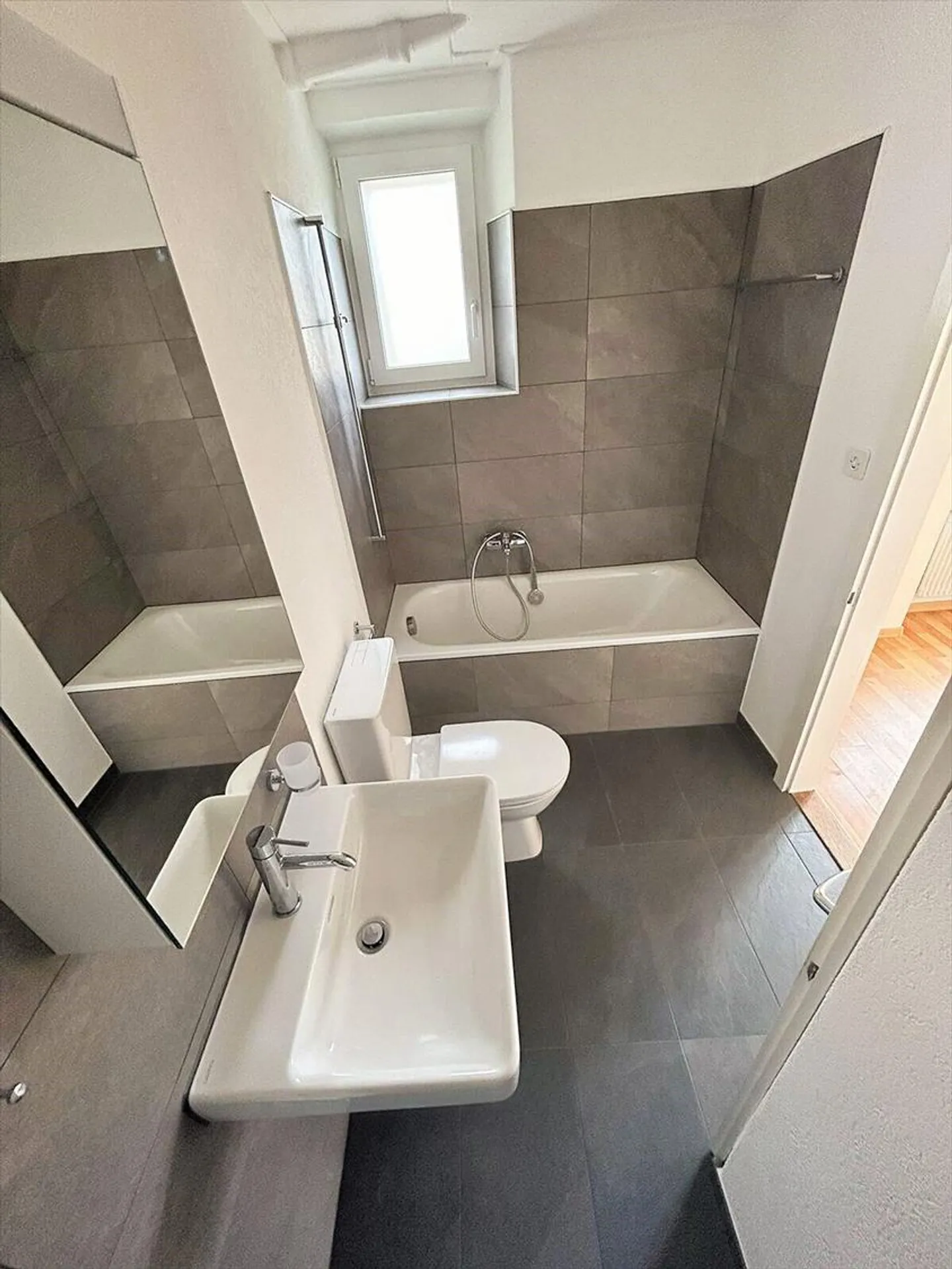 3.5 Room Apartment - Photo 6 of 12