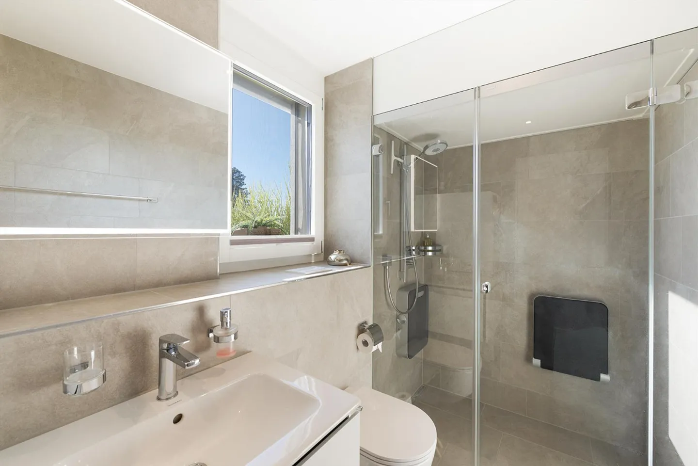 Stilvolle Attikawohnung mit Weitsicht - Foto 8 von 12