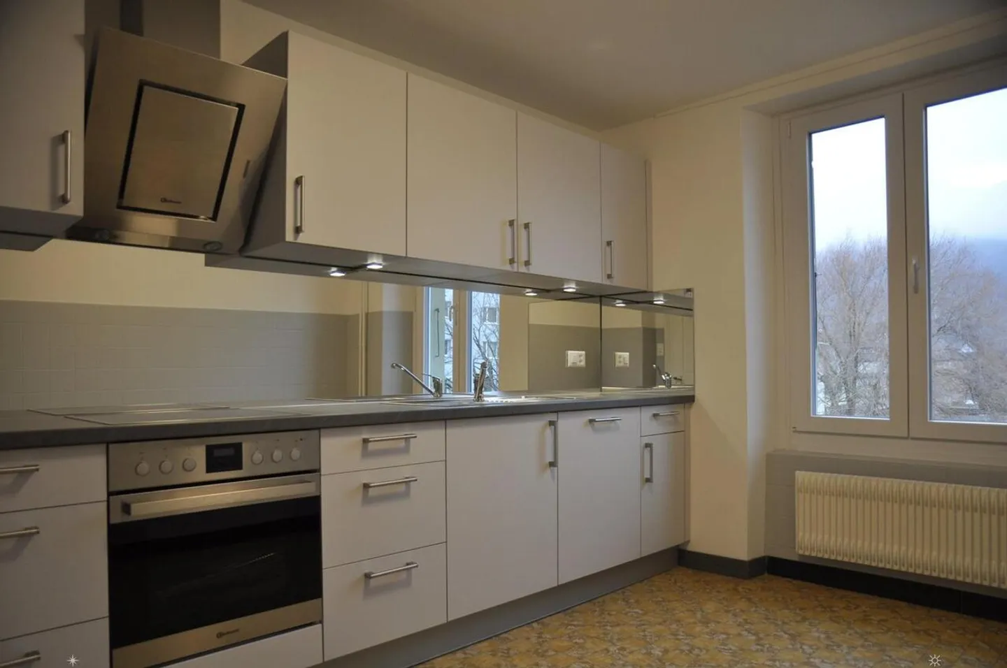 3-room apartment between the train station and Lake Biel - Photo 3 of 10