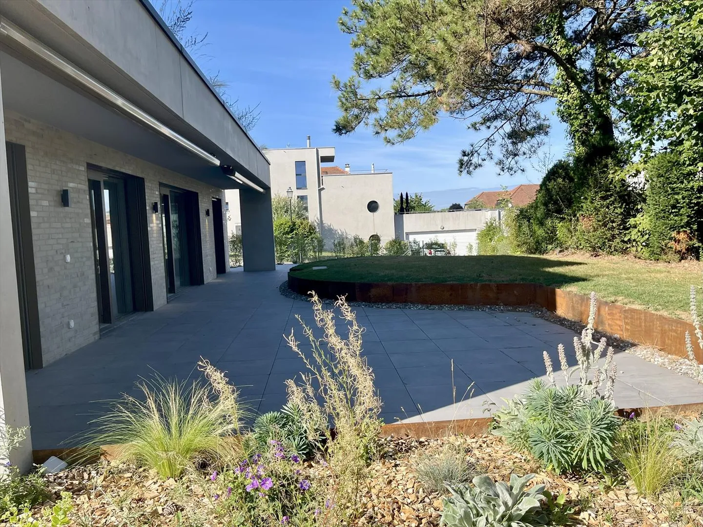 Anières – Nuovo Duplex Architettonico nel Cuore dei Vigneti con Giardino & Super Terrazze - Foto 5 di 30