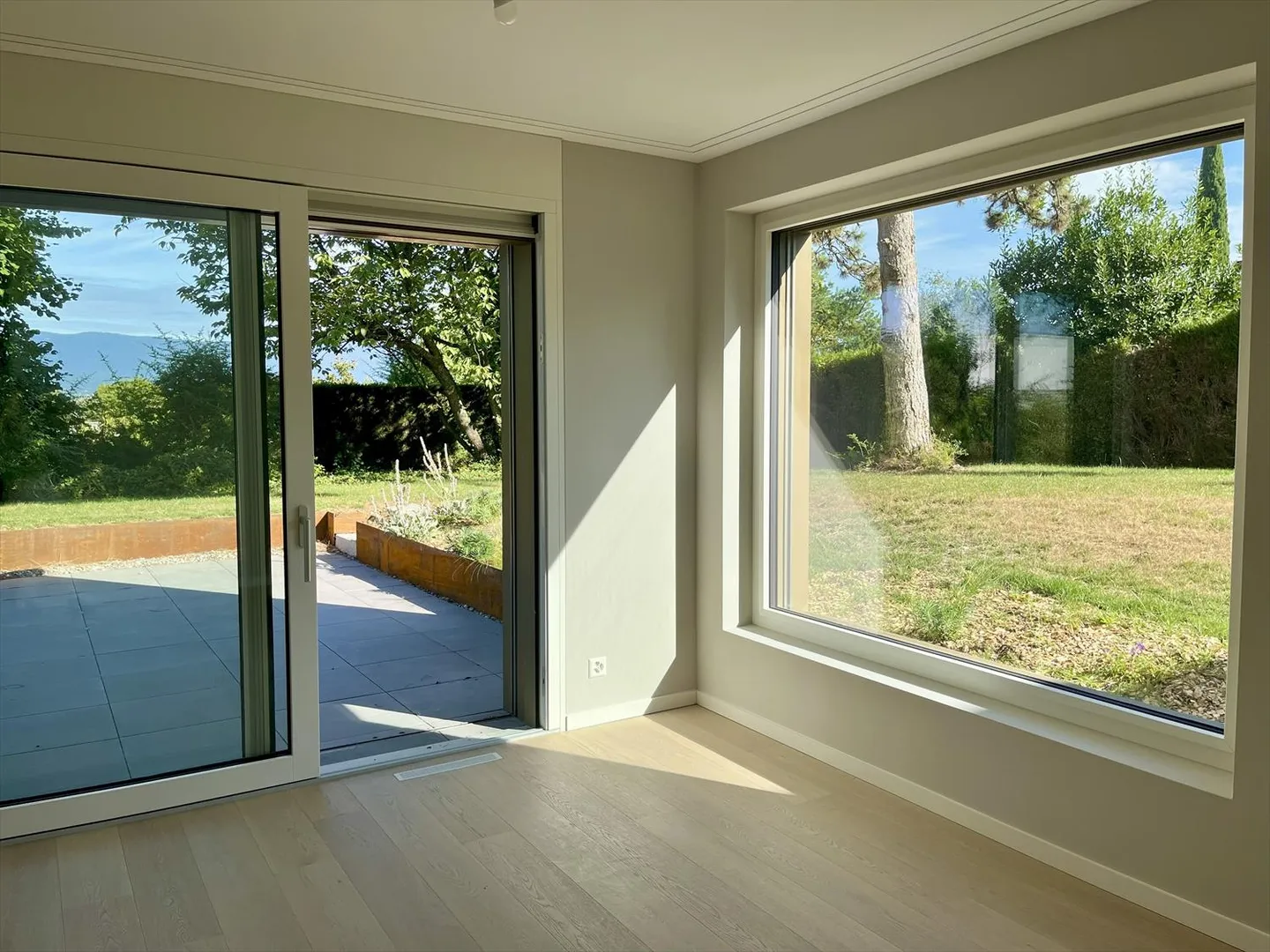 Anières – Nuovo Duplex Architettonico nel Cuore dei Vigneti con Giardino & Super Terrazze - Foto 15 di 30
