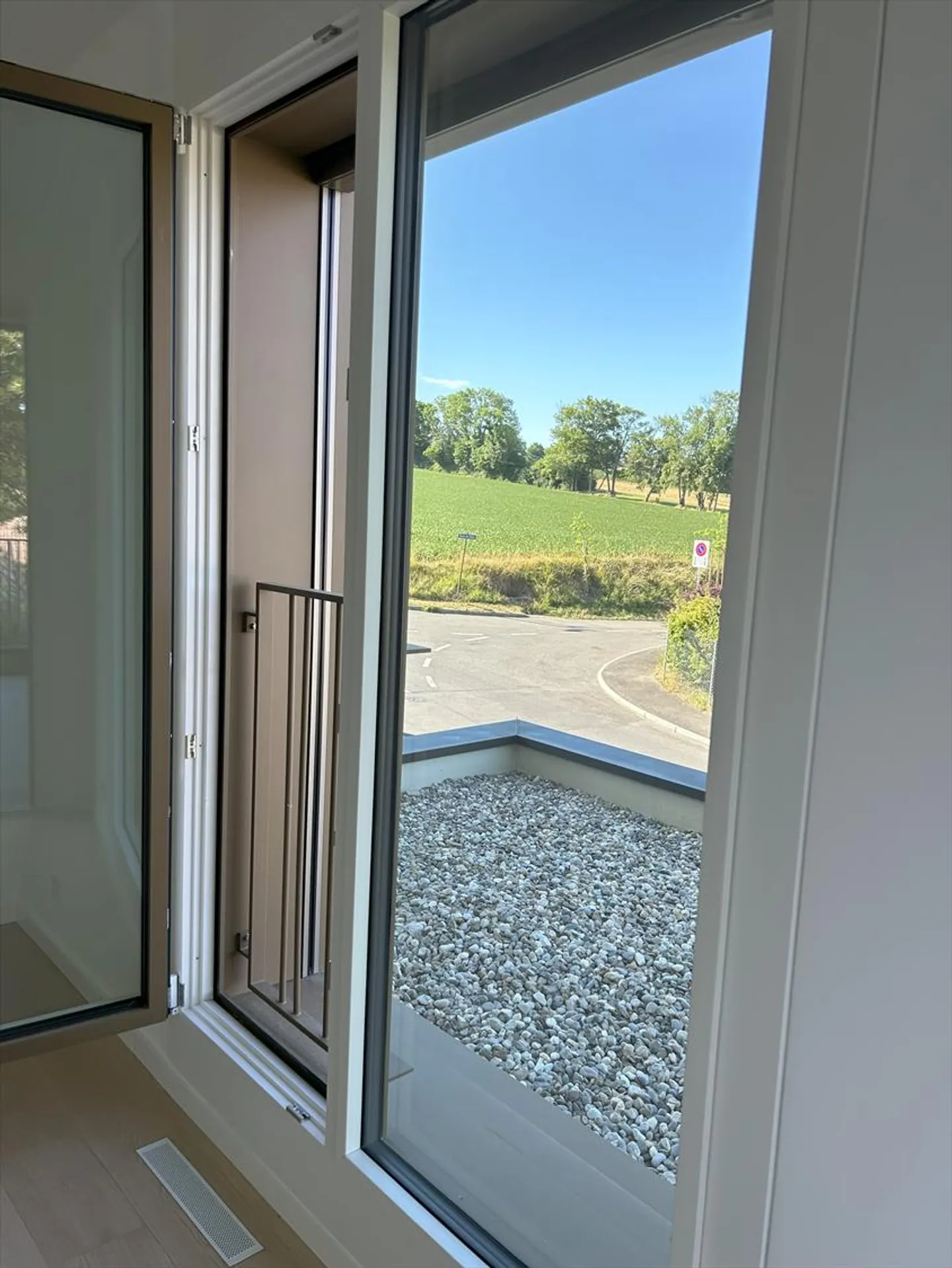 Anières – Nuovo Duplex Architettonico nel Cuore dei Vigneti con Giardino & Super Terrazze - Foto 20 di 30