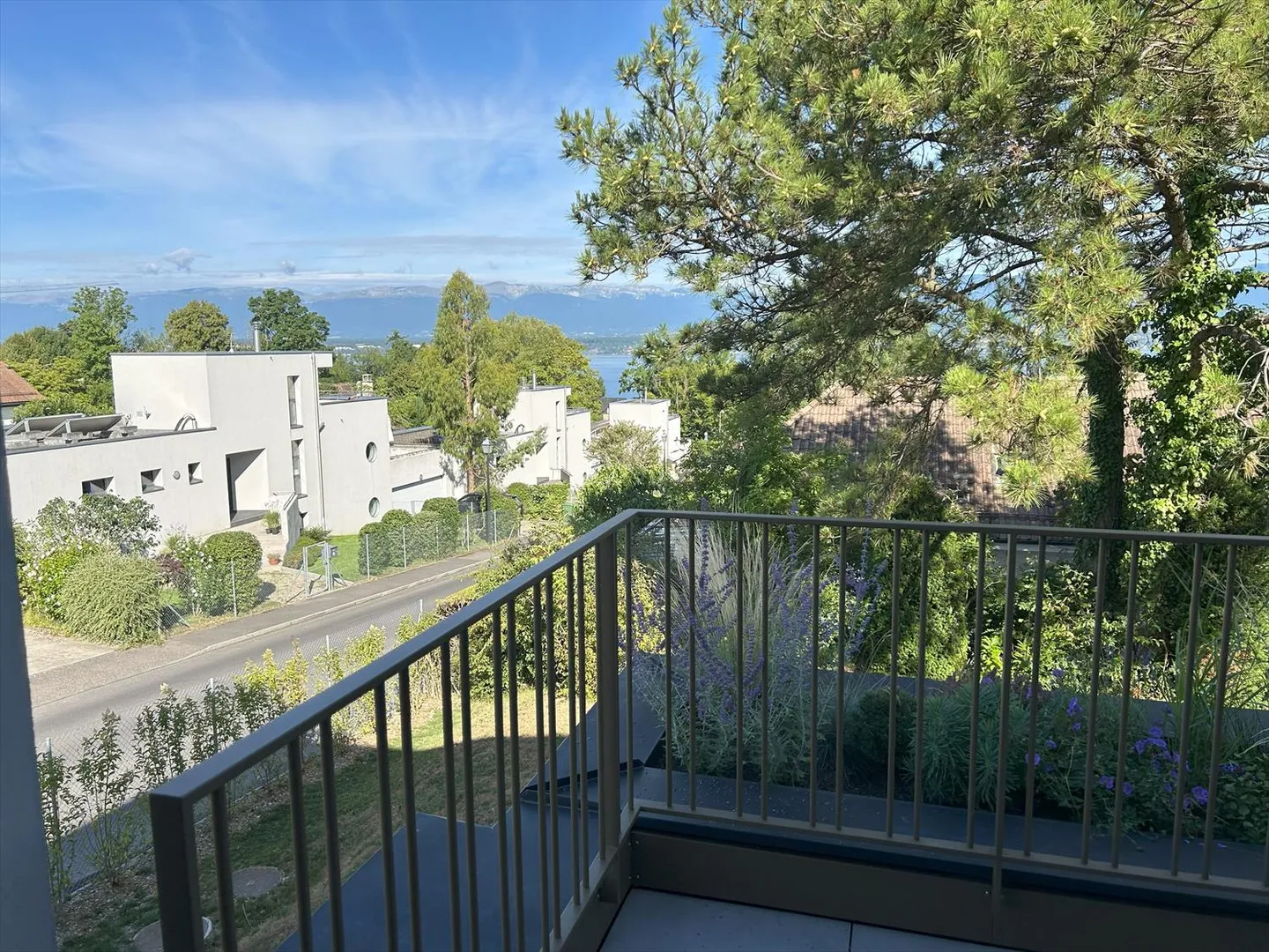 Anières – Nuovo Duplex Architettonico nel Cuore dei Vigneti con Giardino & Super Terrazze - Foto 21 di 30