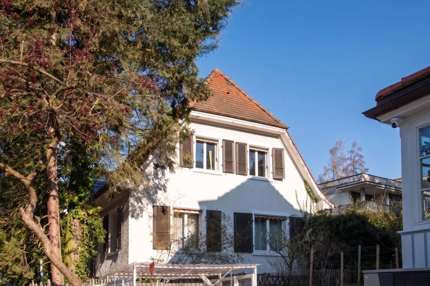 Charming Family Home in Arlesheim - Photo 5 of 13