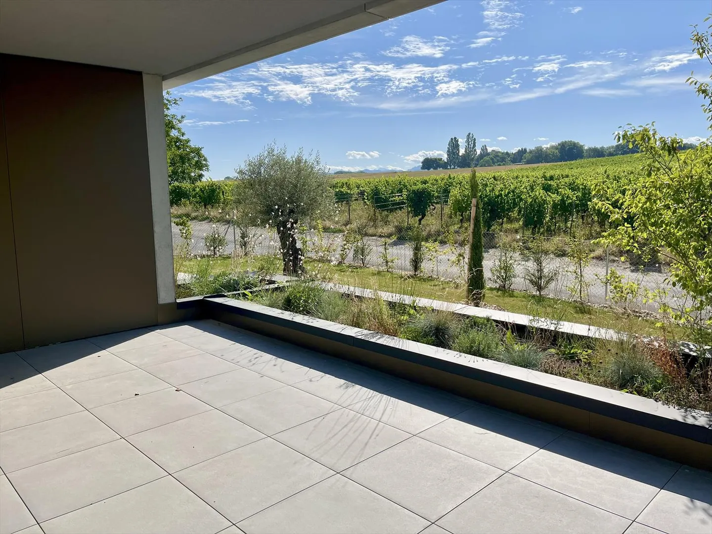Anières – Nuovo Duplex Architettonico nel Cuore dei Vigneti con Giardino & Super Terrazze - Foto 25 di 30