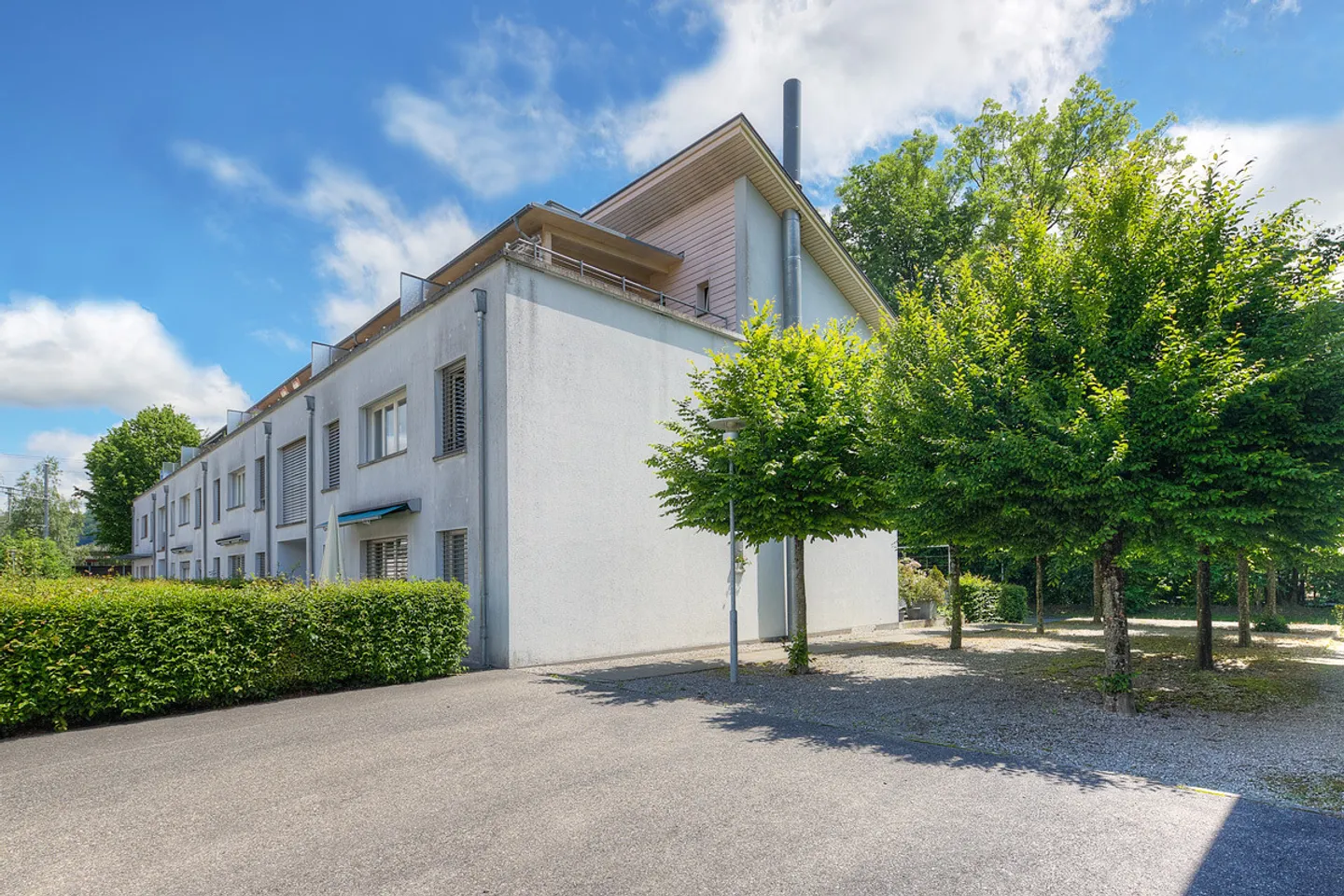 Helle Wohnung mit moderner Küche - Foto 2 von 9