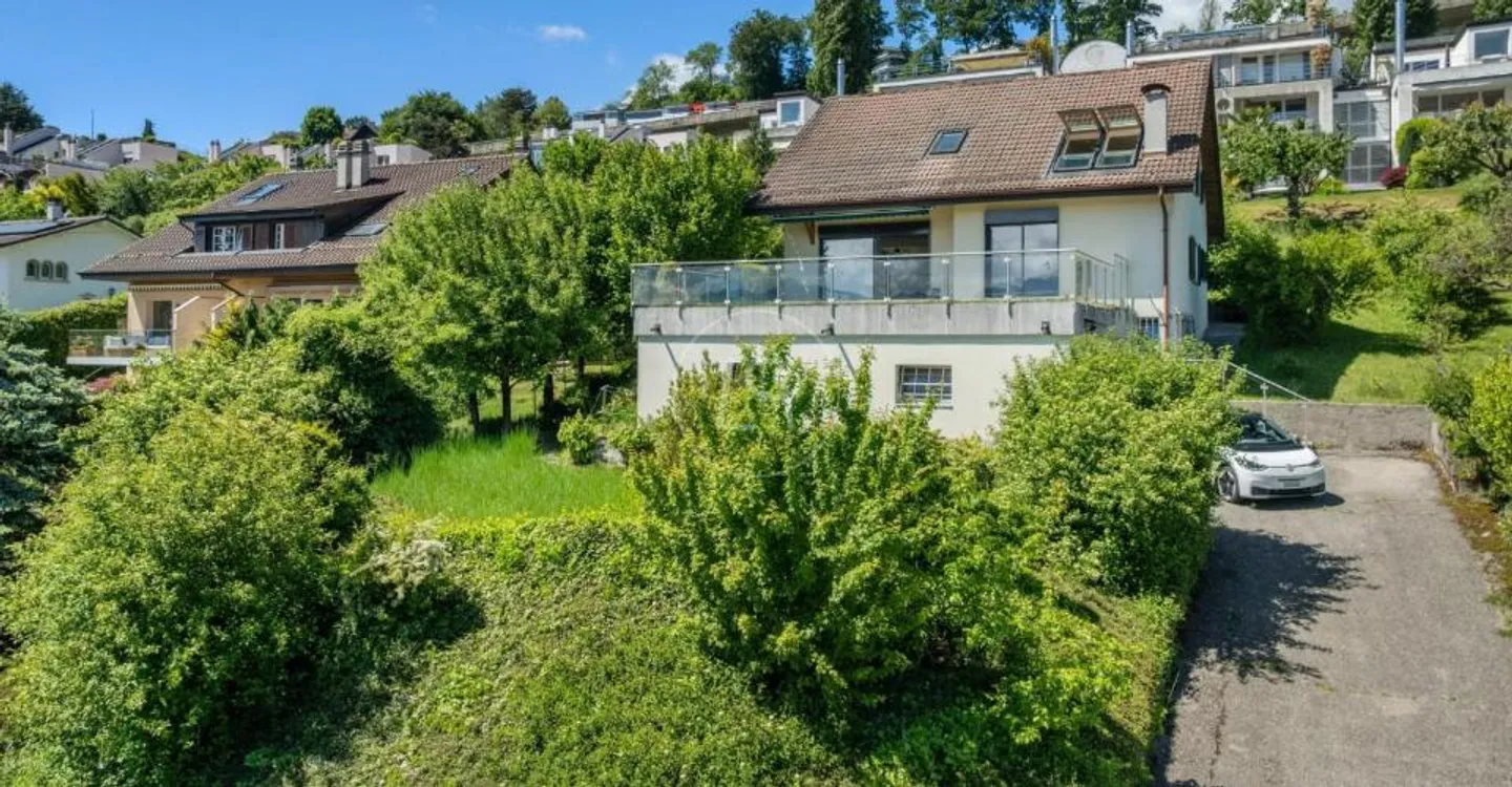 Charming Villa in Lutry - Photo 2 of 12