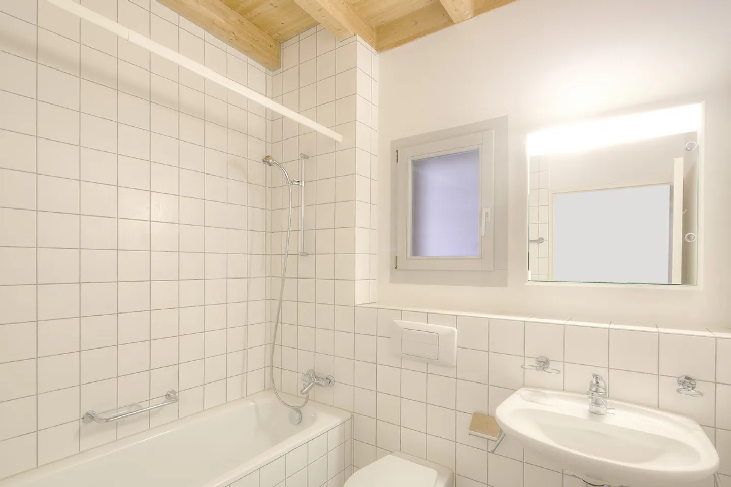 Helle Wohnung mit moderner Küche - Foto 6 von 9