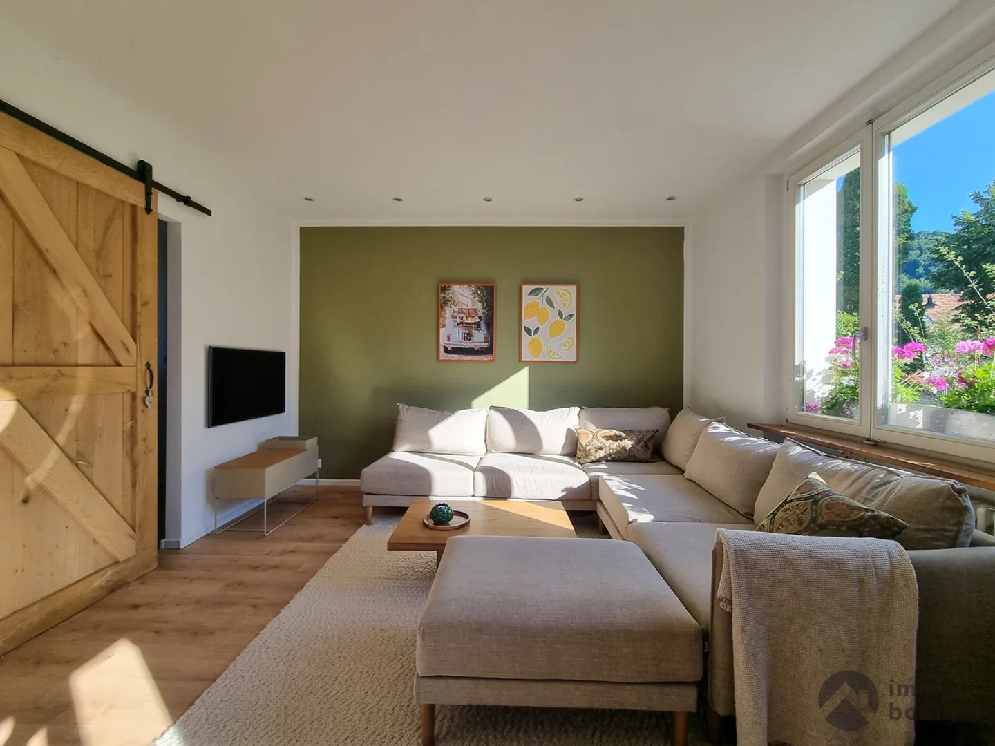 Charming Duplex with Garden Oasis - Photo 2 of 13