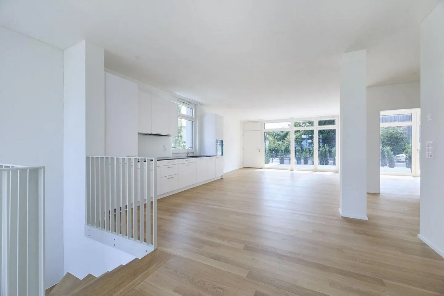 Appartamento Loft Moderno con Giardino - L'Architettura Incontra l'Atmosfera - Foto 3 di 10
