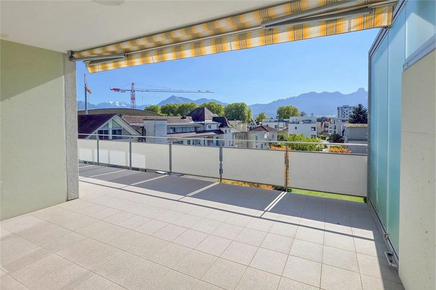 Vivere esclusivo sopra i tetti di Thun - centrale, soleggiato, spazioso... - Foto 2 di 13
