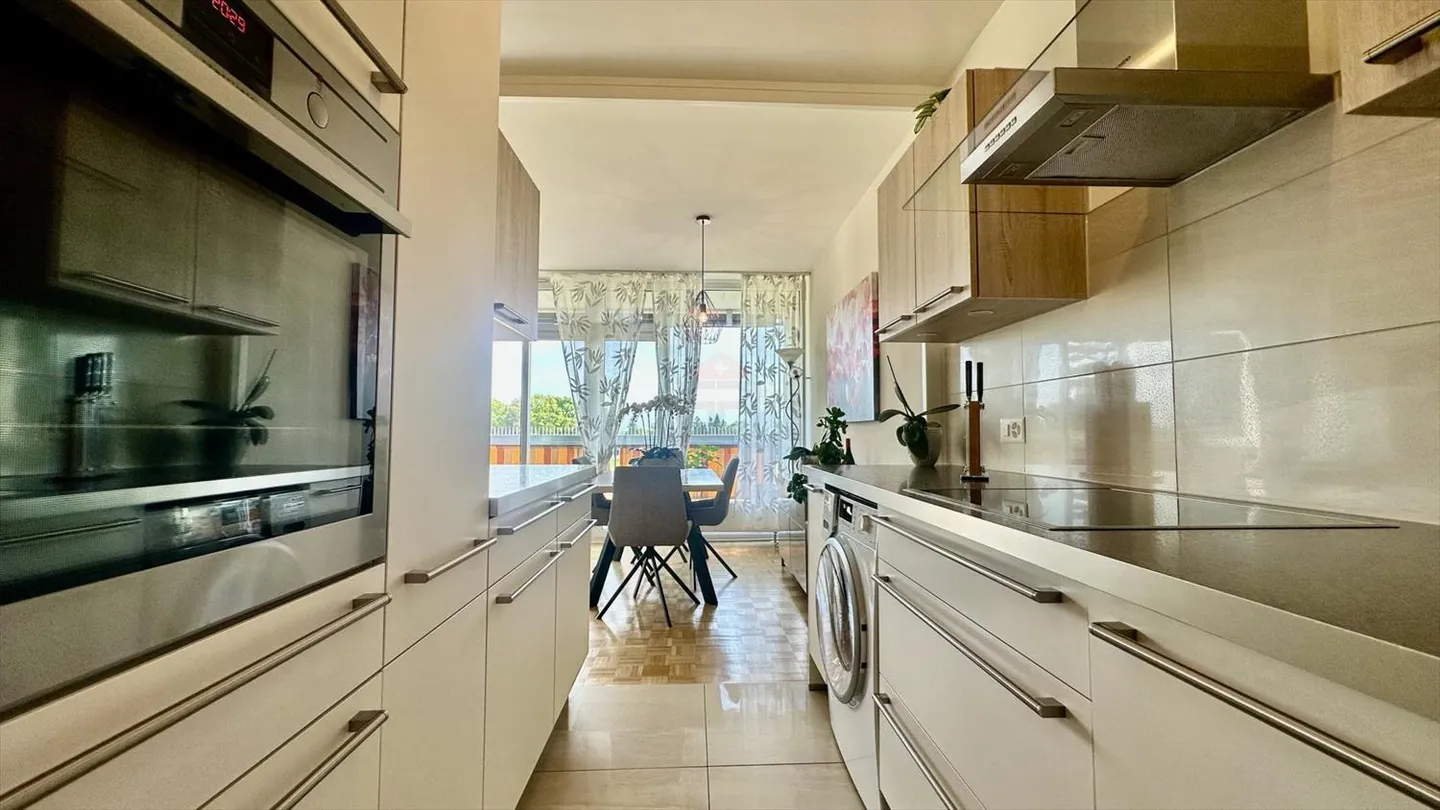 Appartement Charmant, 3 Chambres avec Vue sur le Salève à CASATAX - Photo 3 sur 7