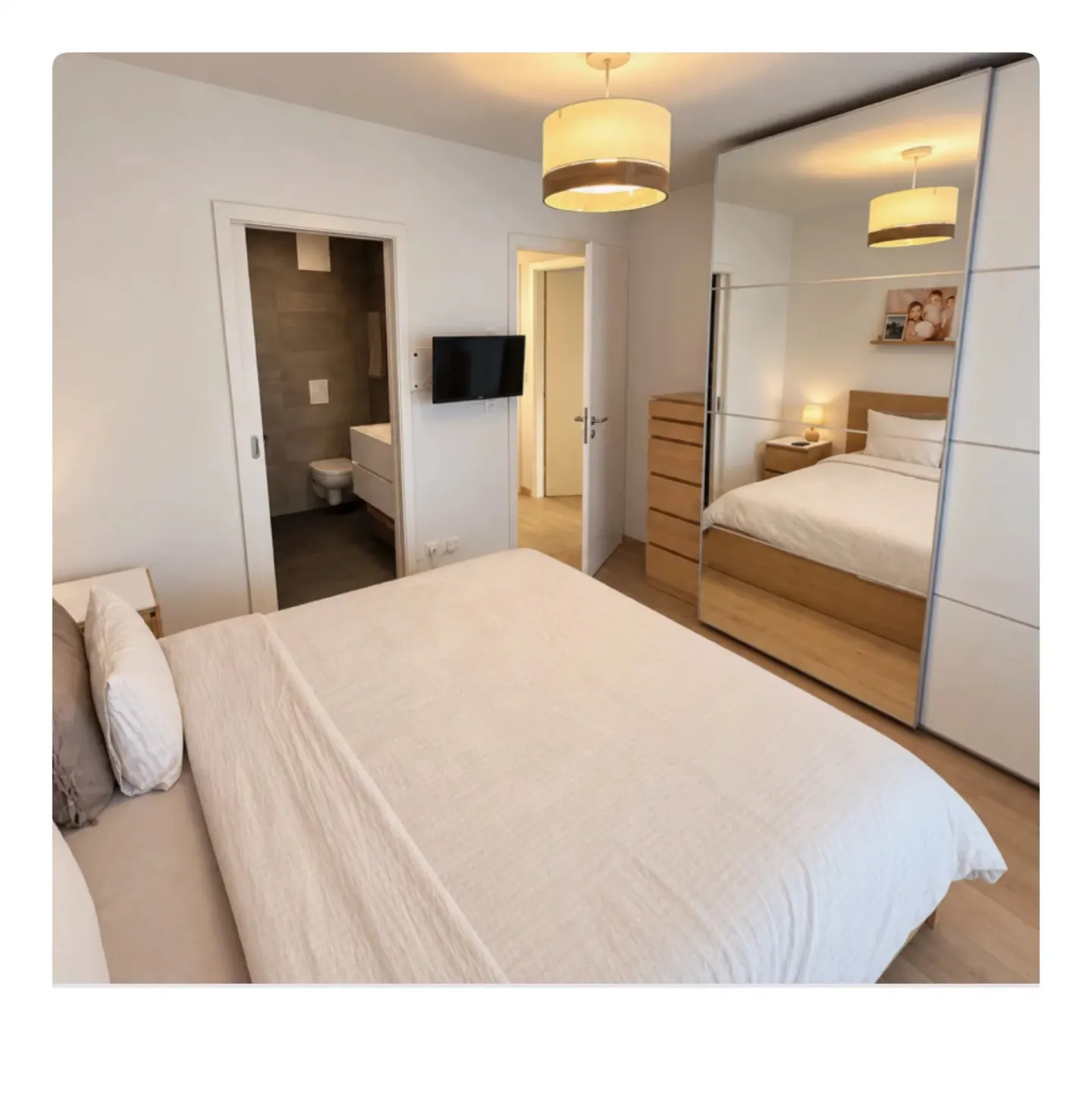Appartement Contemporain avec Balcon - Photo 3 sur 5