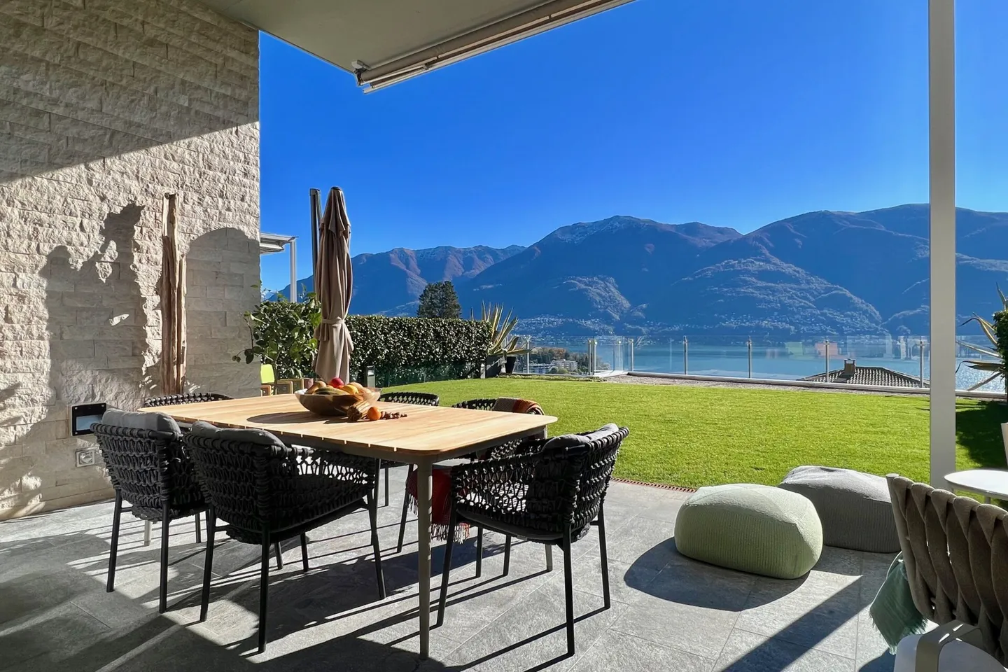 Appartamento Duplex Esclusivo con Ascensore Interno, Giardino e Piscina Comunale - Foto 4 di 63