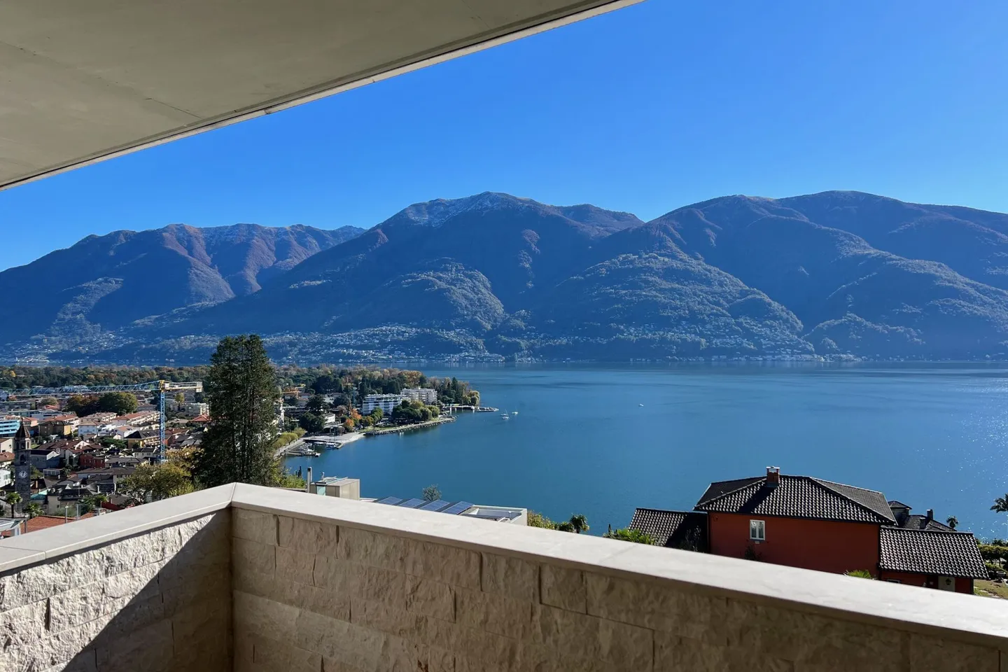 Appartamento Duplex Esclusivo con Ascensore Interno, Giardino e Piscina Comunale - Foto 11 di 63