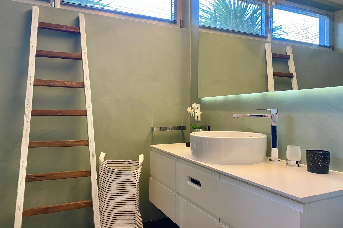 Appartamento Duplex Esclusivo con Ascensore Interno, Giardino e Piscina Comunale - Foto 13 di 63