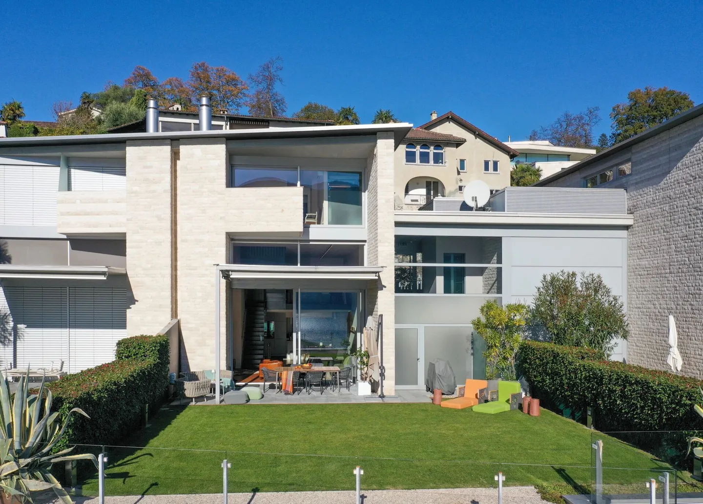 Appartamento Duplex Esclusivo con Ascensore Interno, Giardino e Piscina Comunale - Foto 14 di 63