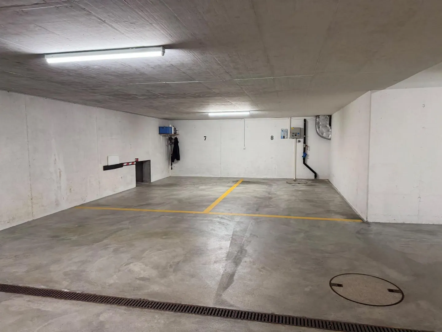 Parking spaces for rent in Birmensdorf - Photo 2 of 2