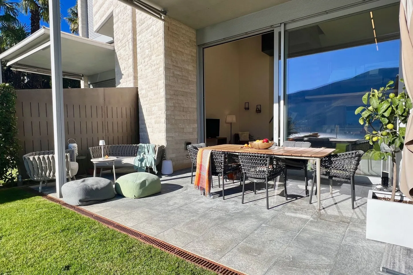 Appartamento Duplex Esclusivo con Ascensore Interno, Giardino e Piscina Comunale - Foto 27 di 63