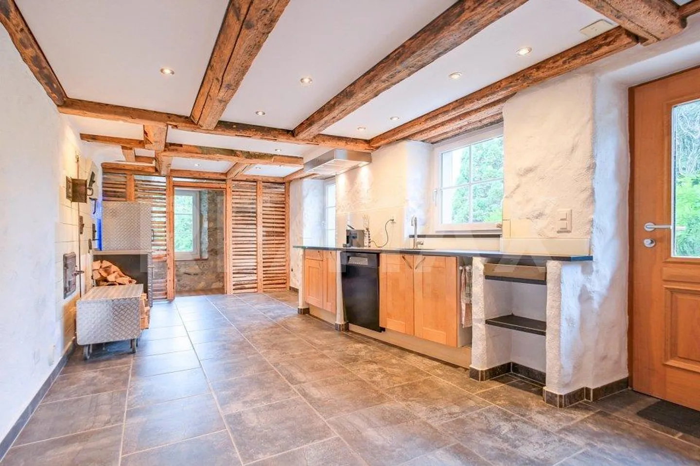 Property with renovated house section and great expansion potential - Photo 3 of 13