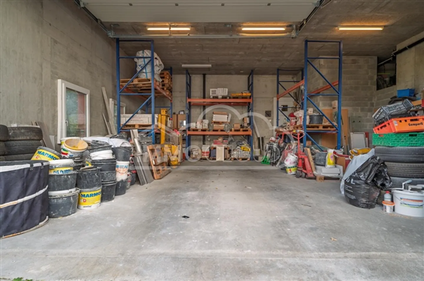 Industrial hall with good height - Photo 1 of 3