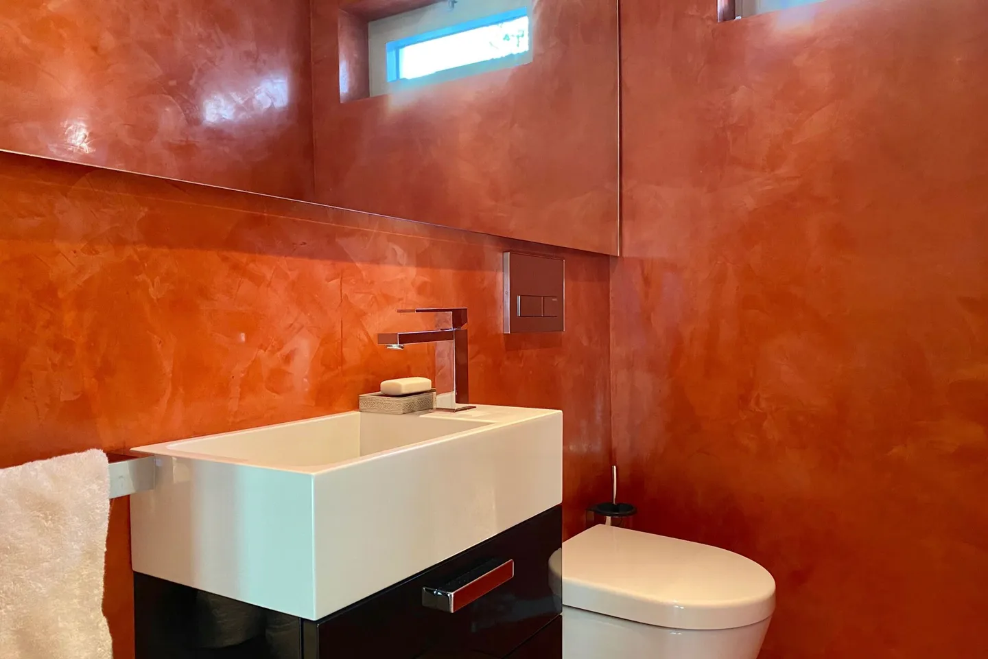 Appartamento Duplex Esclusivo con Ascensore Interno, Giardino e Piscina Comunale - Foto 46 di 63