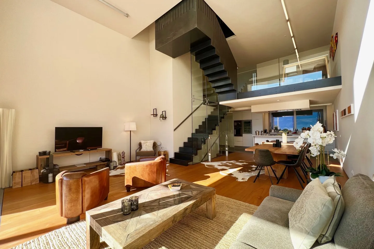 Appartamento Duplex Esclusivo con Ascensore Interno, Giardino e Piscina Comunale - Foto 47 di 63