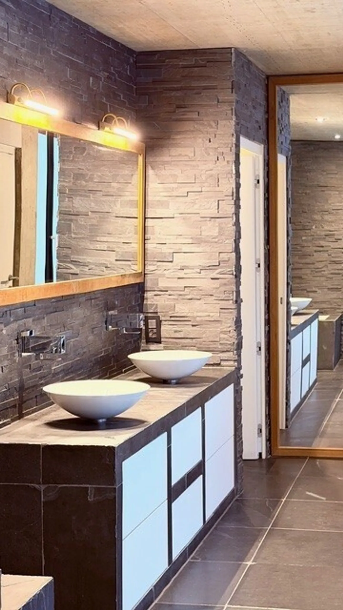 Splendide loft en duplex dans le quartier de Serrières - Photo 9 sur 11