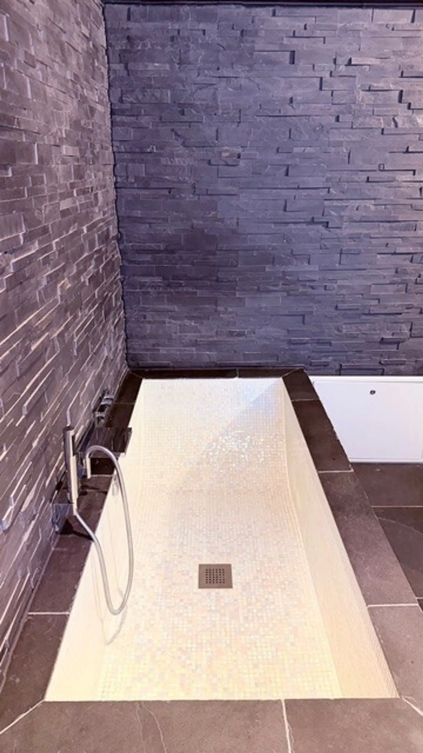 Splendide loft en duplex dans le quartier de Serrières - Photo 10 sur 11