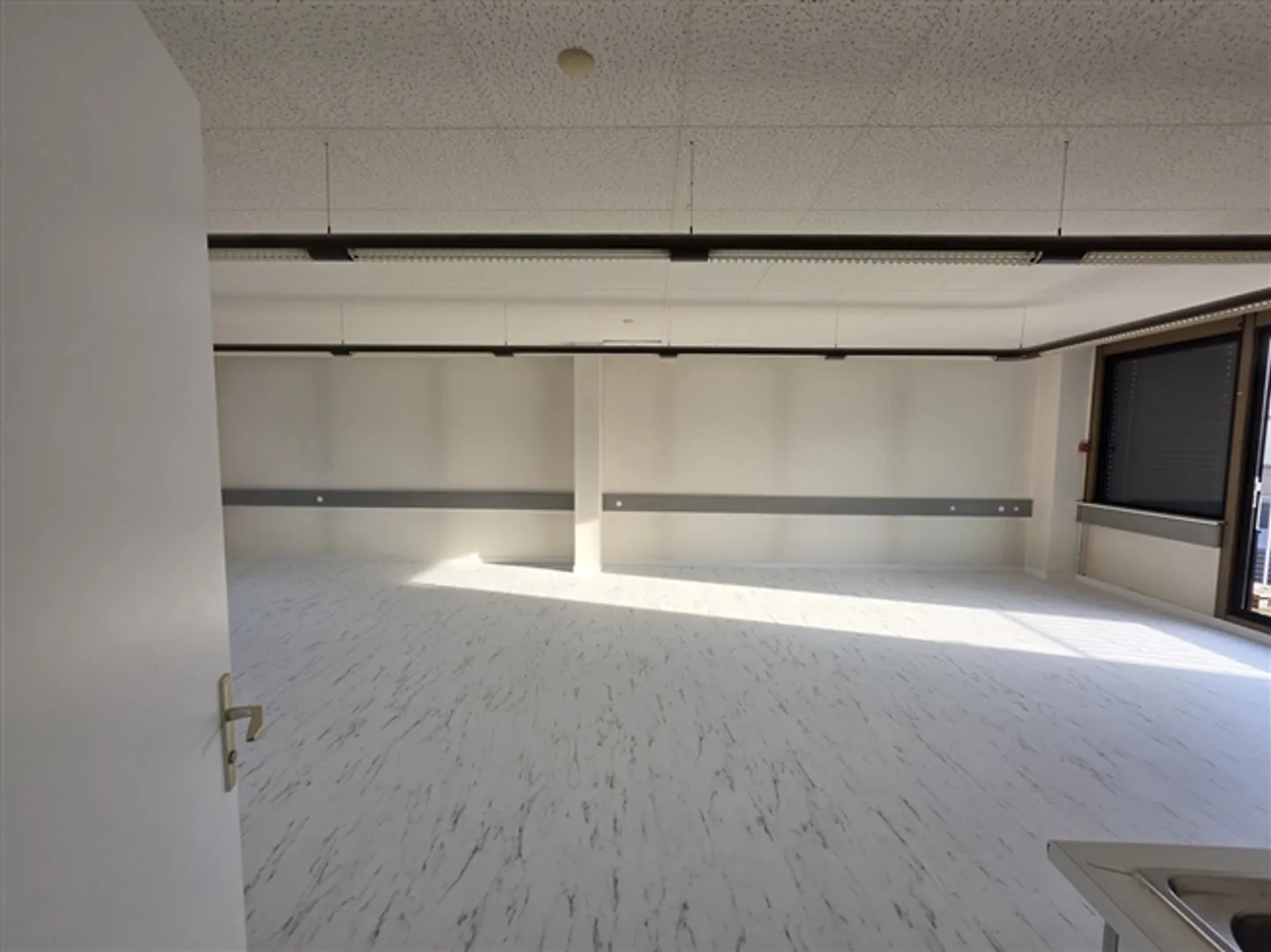 Spazio commerciale di 60 m2 - Foto 3 di 3