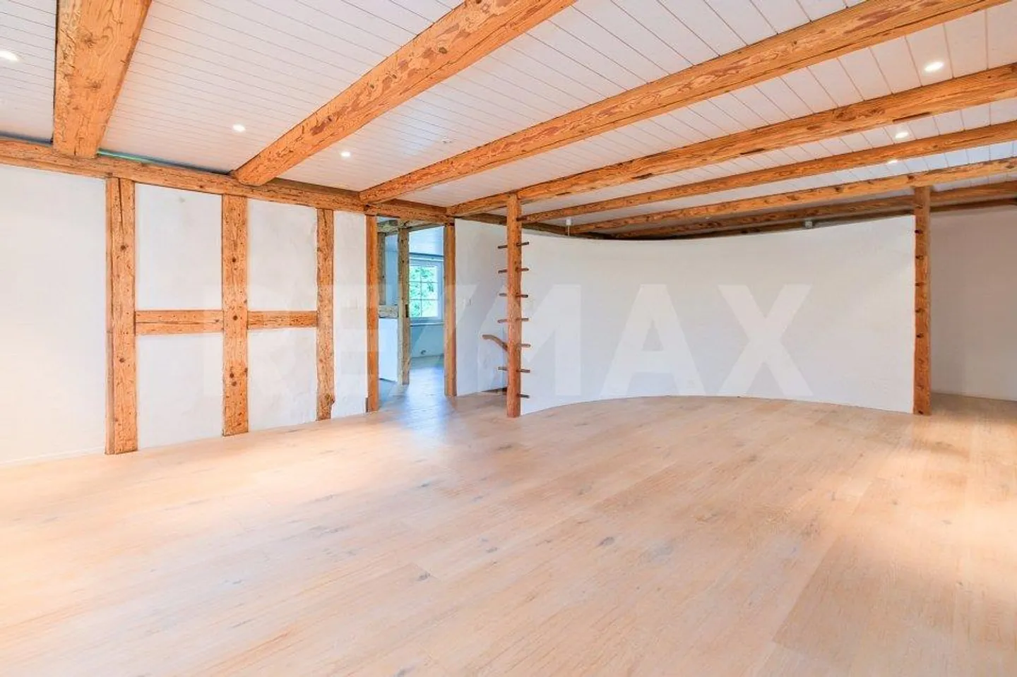 Property with renovated house section and great expansion potential - Photo 9 of 13