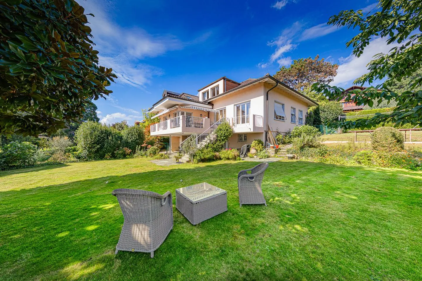 8,5-Zimmer-Haus - Foto 1 von 8
