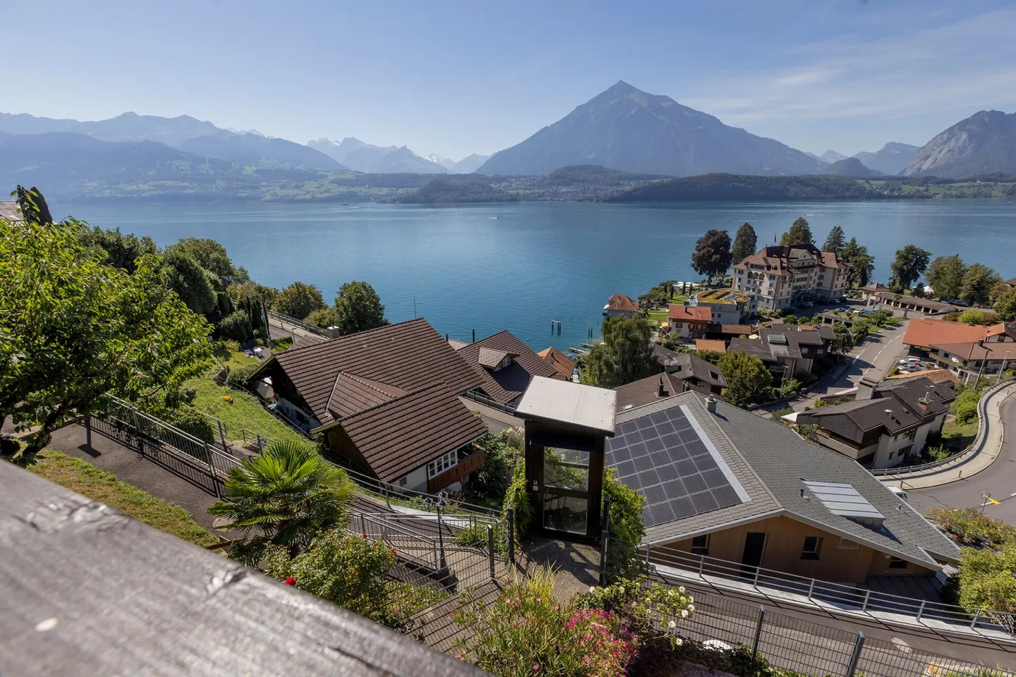 4.5-room condominium with unparalleled lake and mountain views - Photo 13 of 13