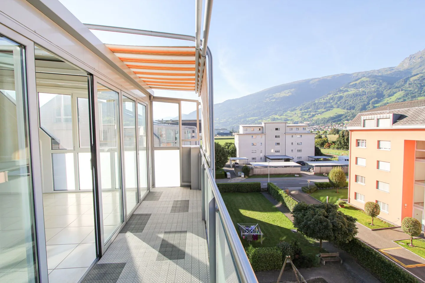 Zentral, sonnig & familienfreundlich  -  Attraktive 5.5-Zimmer Maisonette-Dachwohnung - Foto 5 von 13