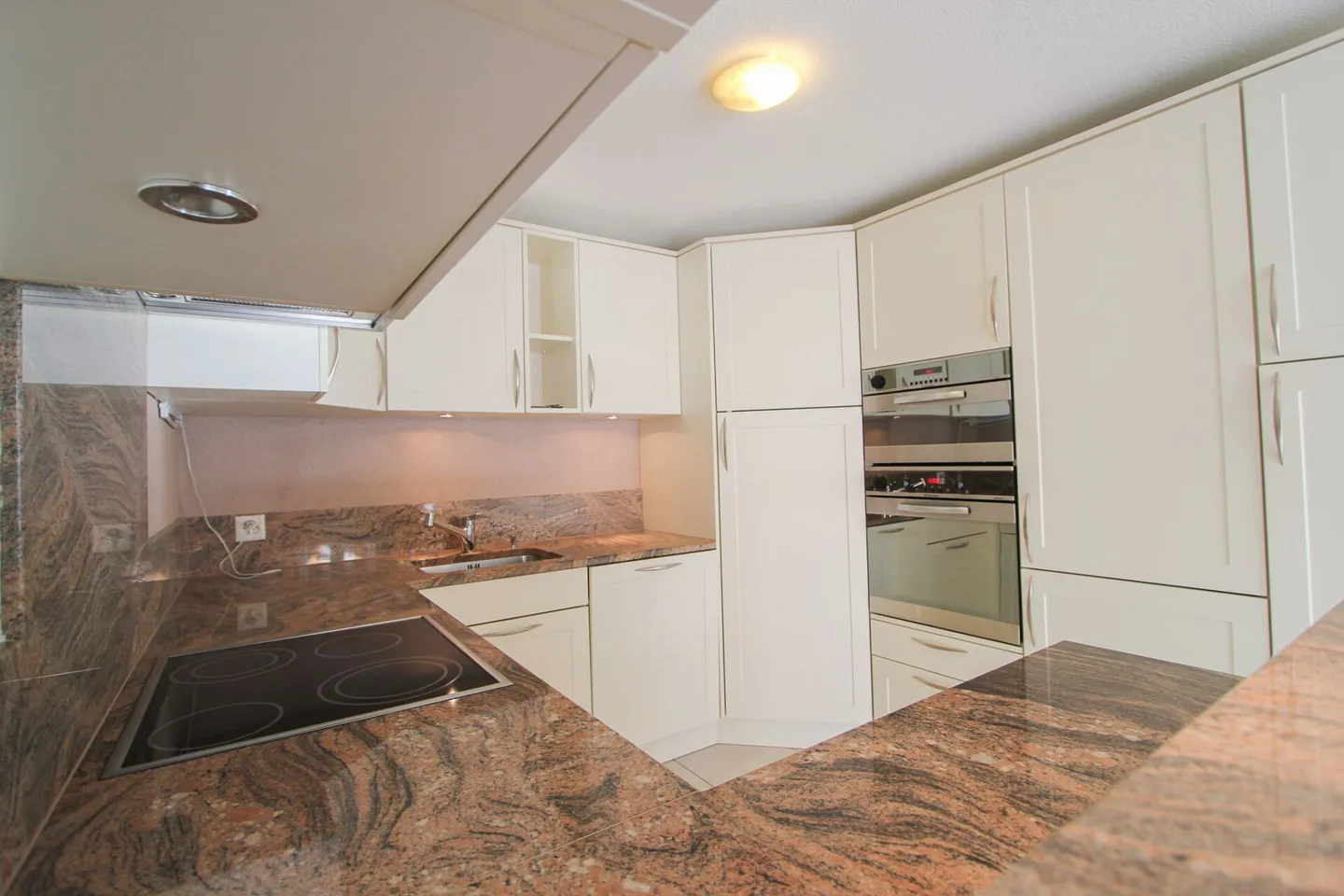 Zentral, sonnig & familienfreundlich  -  Attraktive 5.5-Zimmer Maisonette-Dachwohnung - Foto 7 von 13