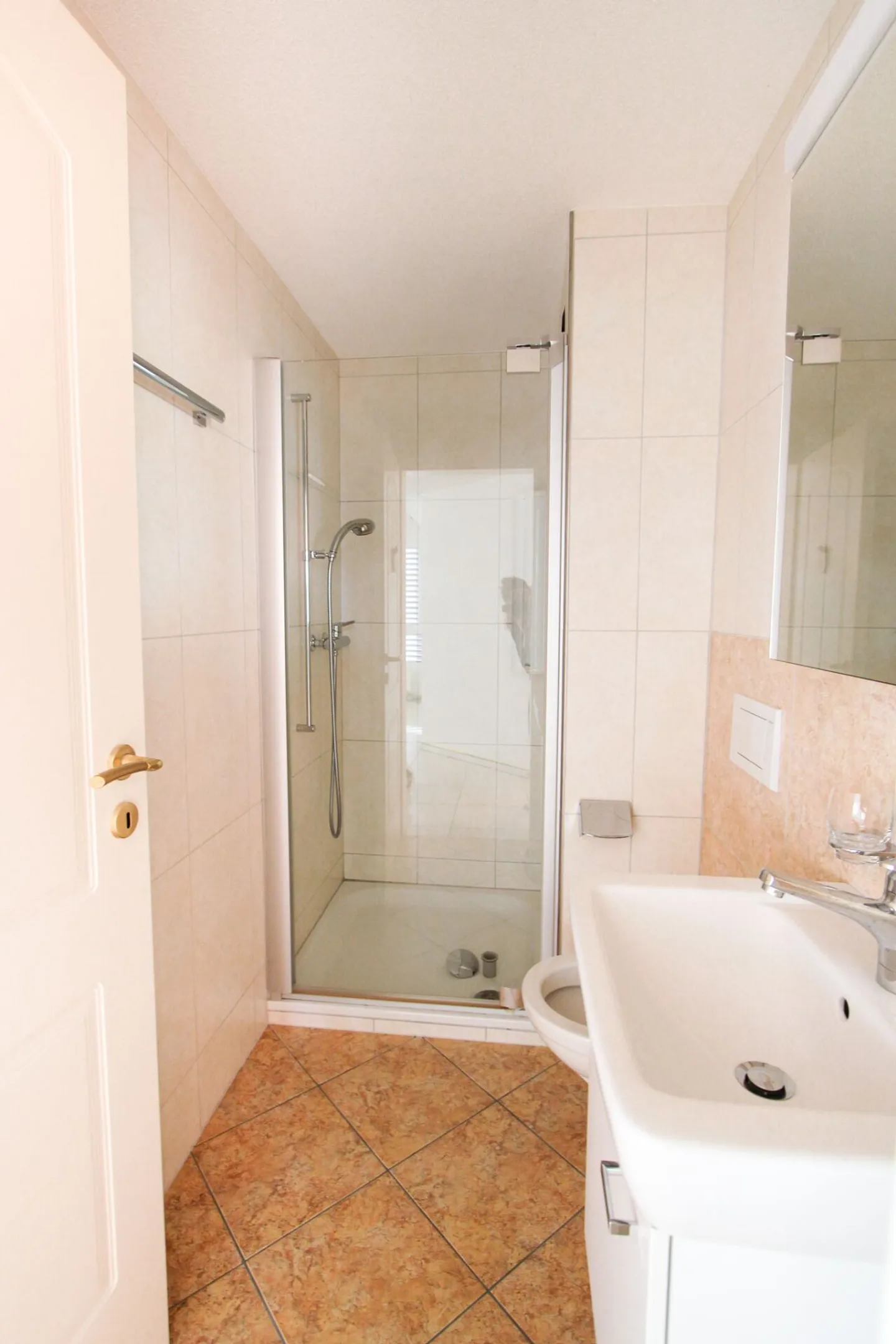 Zentral, sonnig & familienfreundlich  -  Attraktive 5.5-Zimmer Maisonette-Dachwohnung - Foto 12 von 13