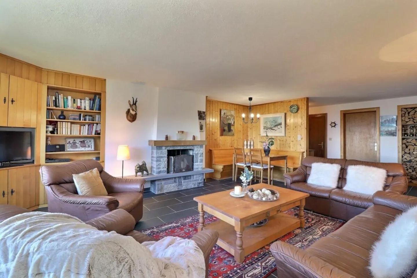 Four-Room Apartment in Villars-sur-Ollon - Photo 3 of 21