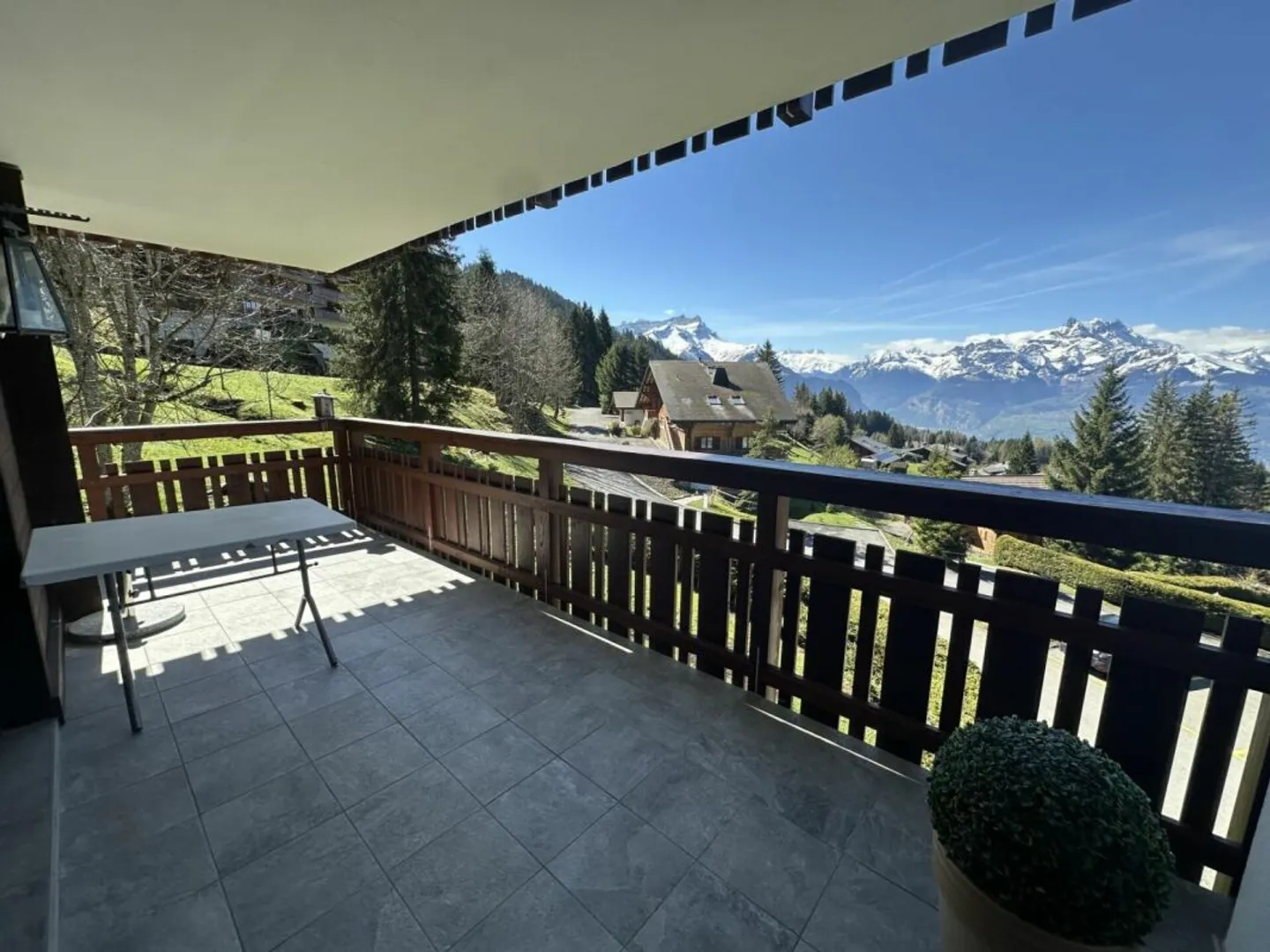 Four-Room Apartment in Villars-sur-Ollon - Photo 6 of 21