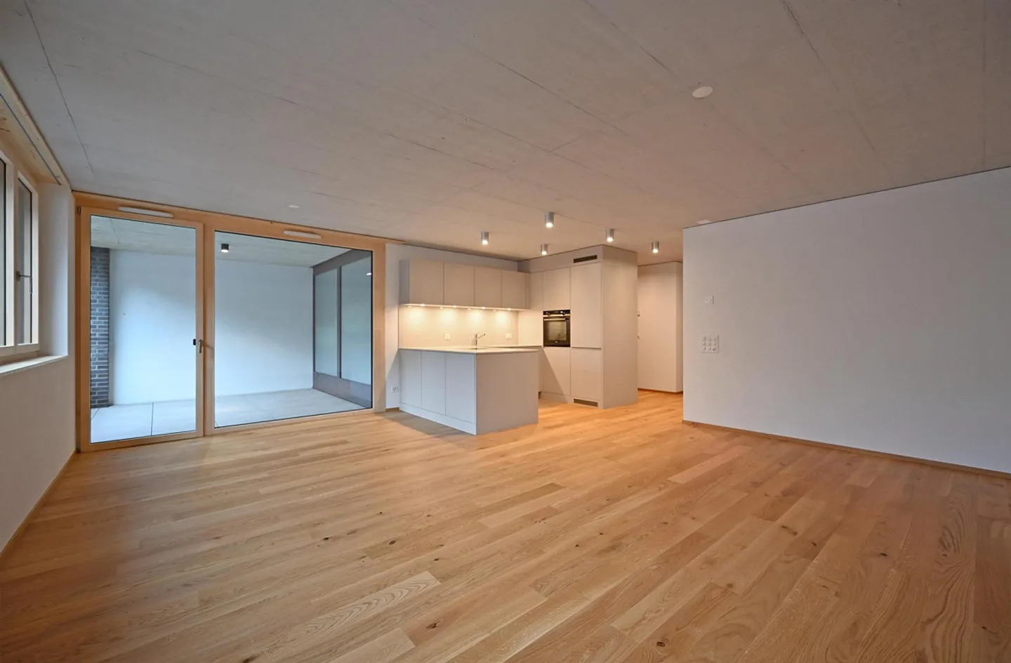 Looking for a new apartment? - Photo 3 of 13