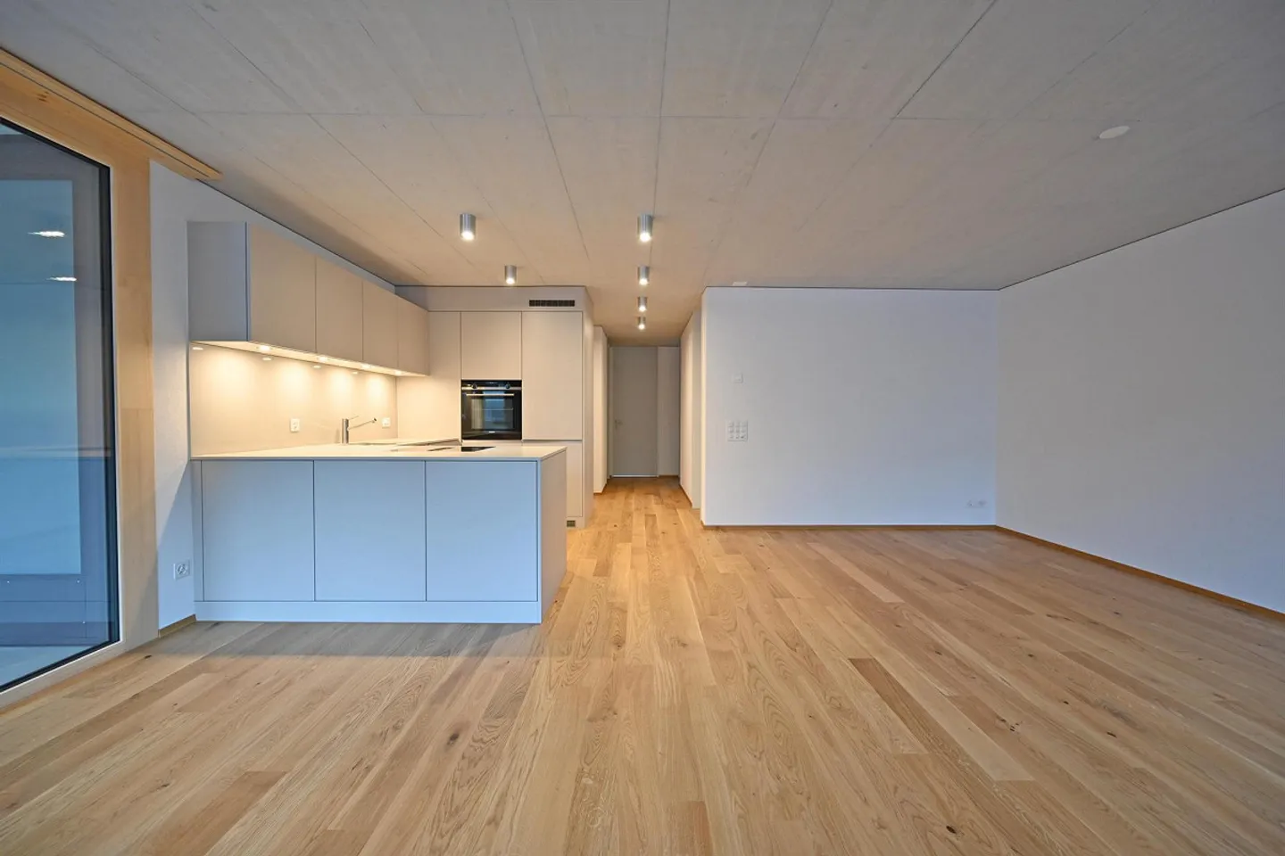Looking for a new apartment? - Photo 4 of 13