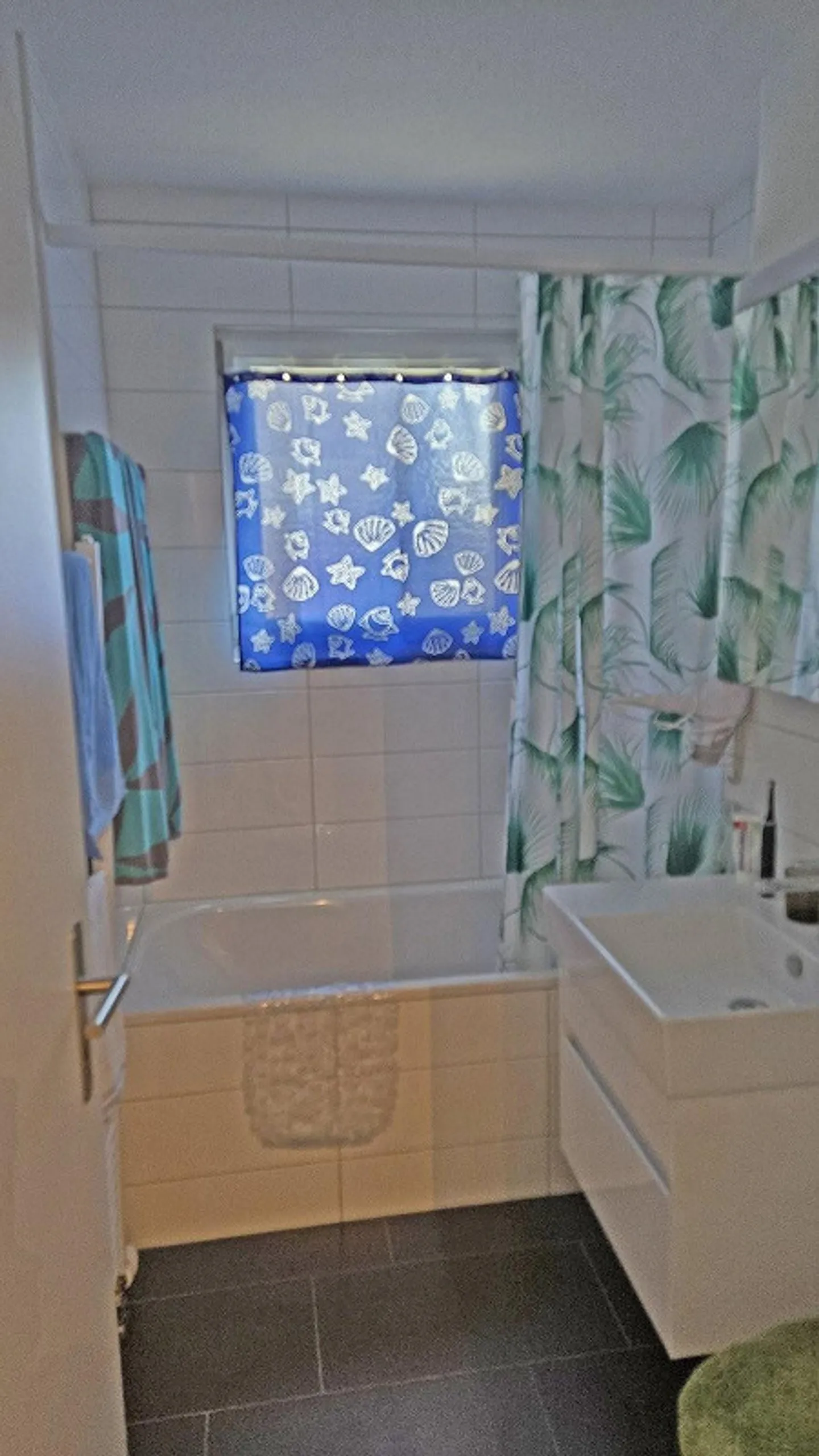 Ampio appartamento di 2,5 locali con camino - Foto 7 di 8