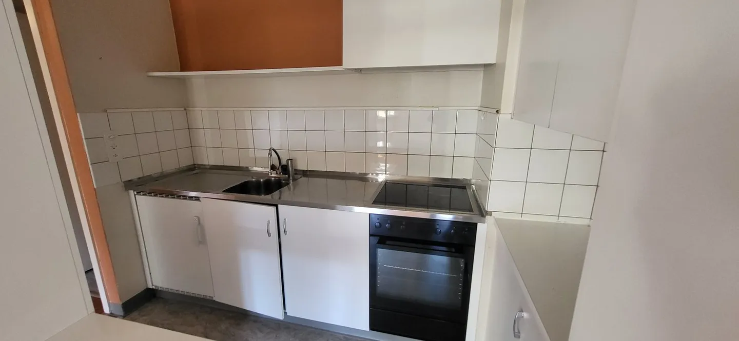 Appartement 1 pièce, 4ème étage, dans le style rétro au cœur de la vieille ville de Bienne - Photo 7 sur 15