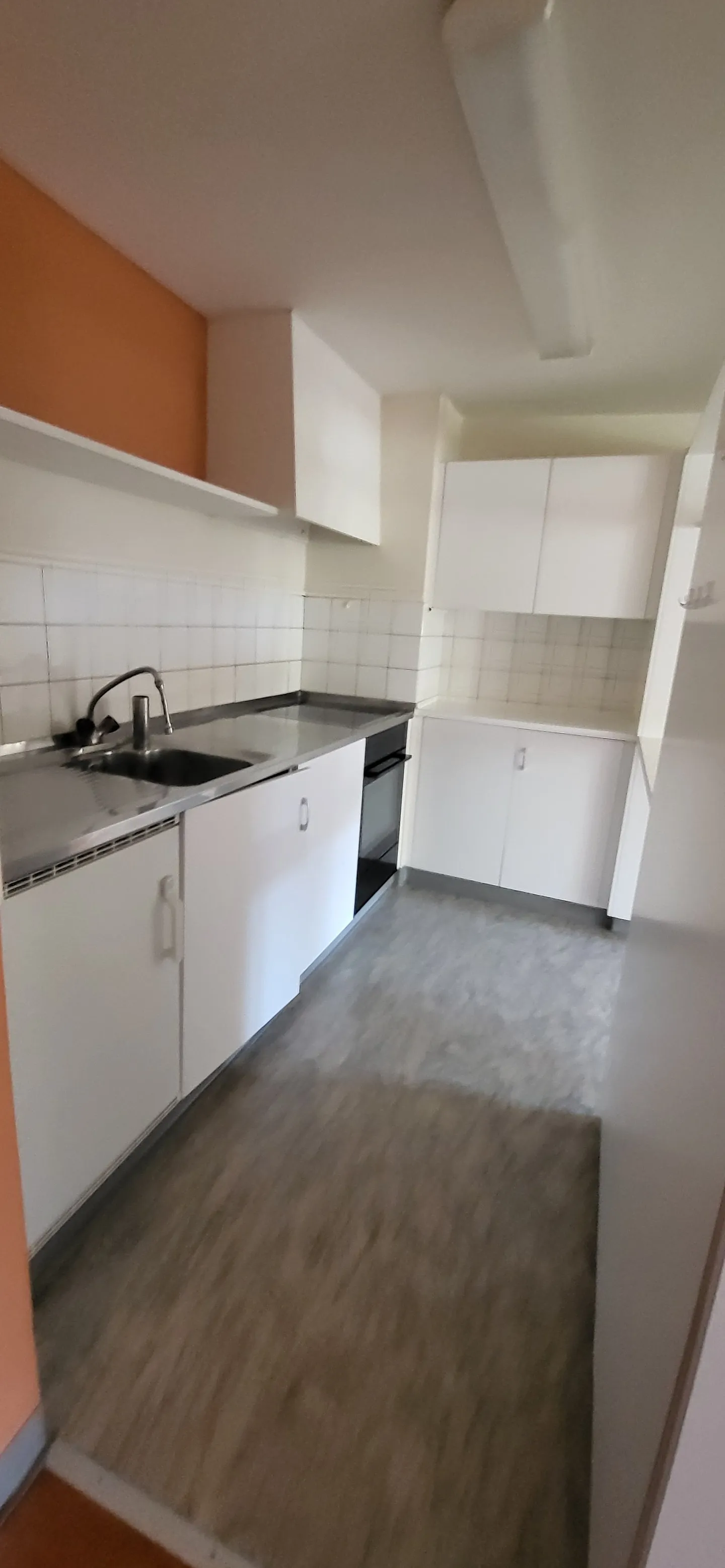 Appartement 1 pièce, 4ème étage, dans le style rétro au cœur de la vieille ville de Bienne - Photo 6 sur 15