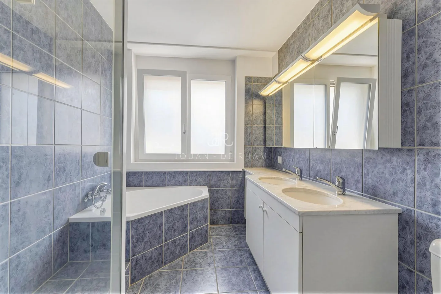 Cologny | 4-room penthouse apartment with stunning views - Photo 8 of 11