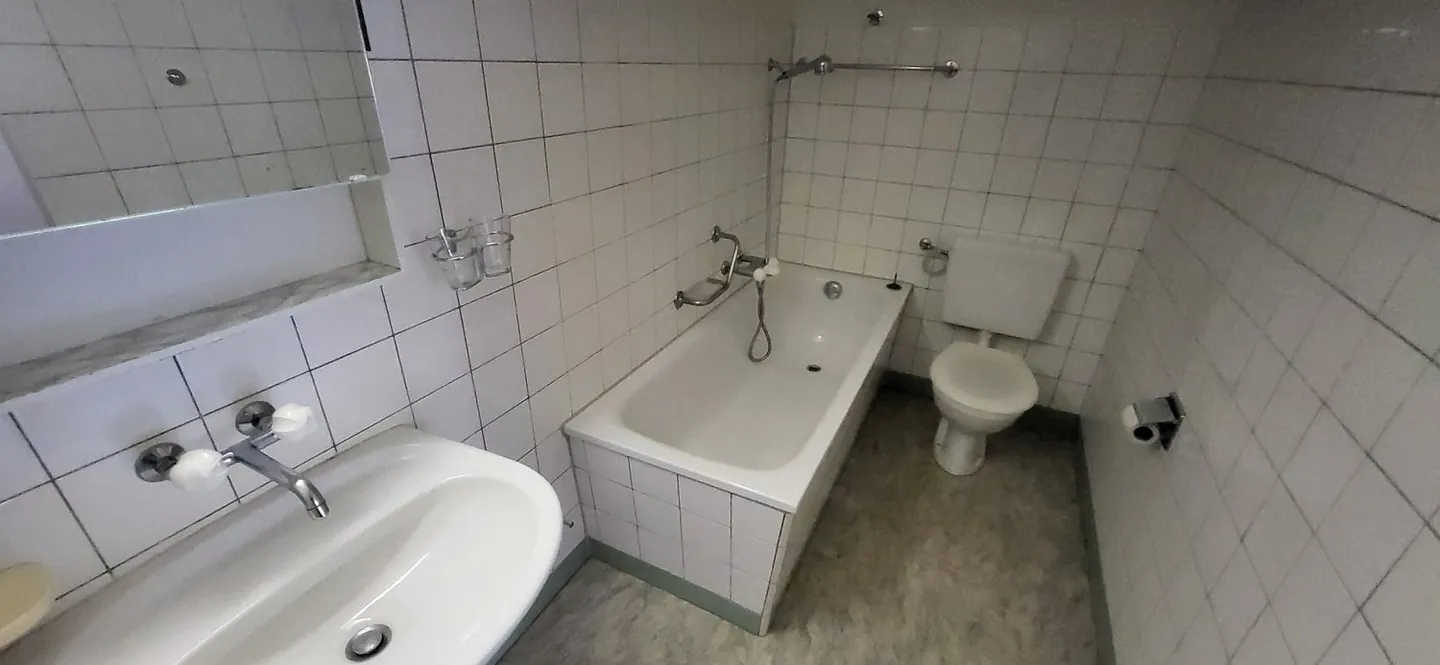 Appartement 1 pièce, 4ème étage, dans le style rétro au cœur de la vieille ville de Bienne - Photo 10 sur 15
